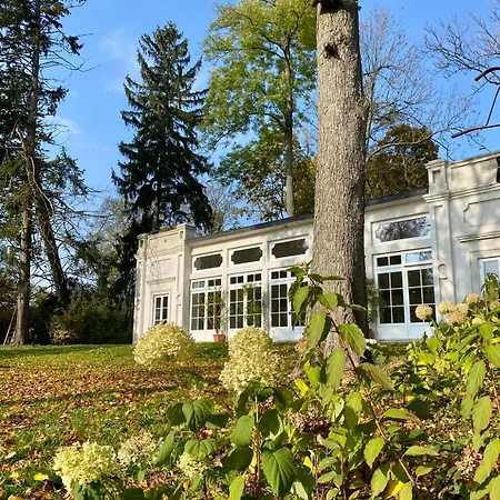 Villa Stara Oranzeria Dwor Huszlew