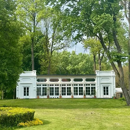 Villa Stara Oranzeria Dwor