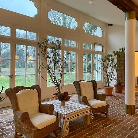 Villa Stara Oranzeria Dwor